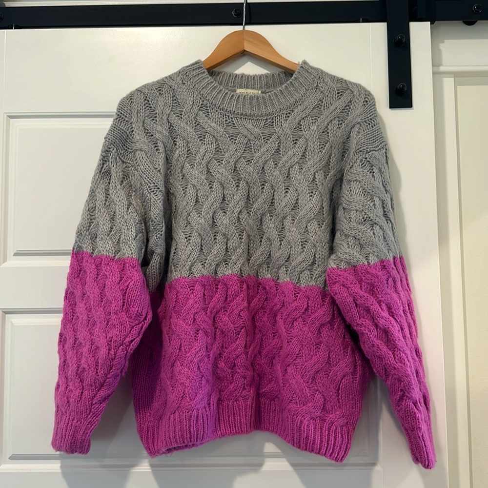 Gray/pink woven sweater by Main Strip. Size M, long sleeve.